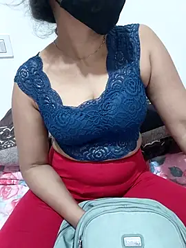 Aarti909090 online show from April 2026 06:58:01 PM