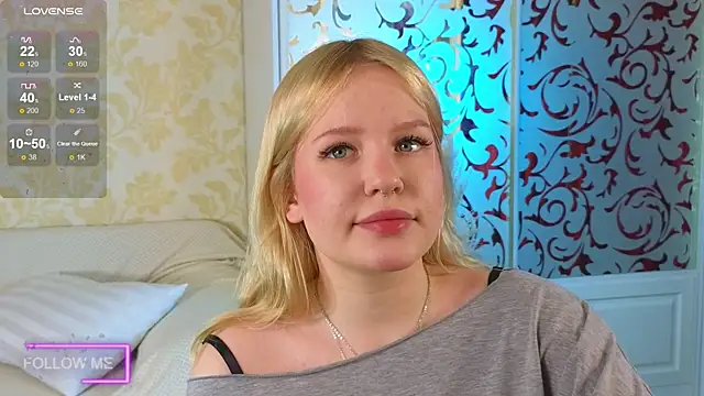 Mila wxw online show from November 2025 01:00:02 PM