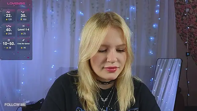 Mila wxw online show from December 2025 01:48:02 PM