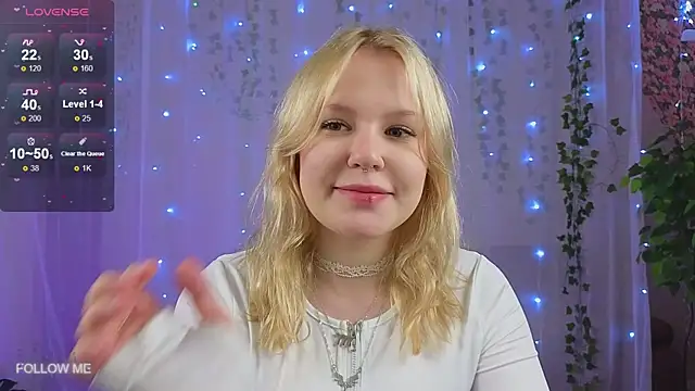 Mila wxw online show from November 2025 01:14:01 PM