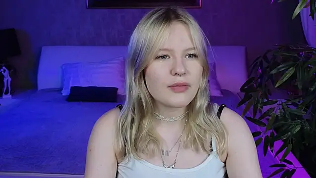 Mila wxw online show from November 2025 09:30:02 AM