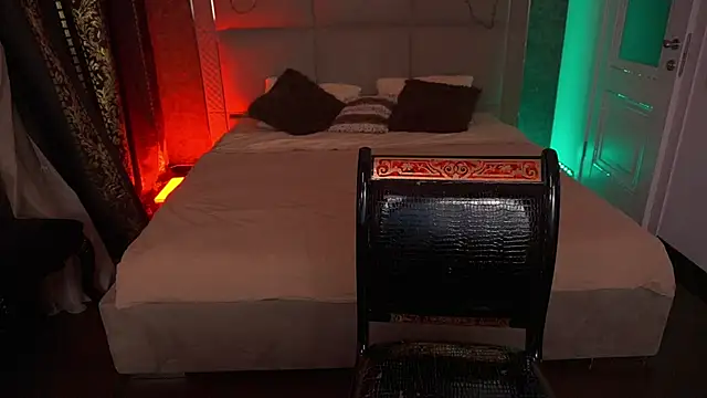 AmiraGoldd online show from May 2026 10:07:02 PM
