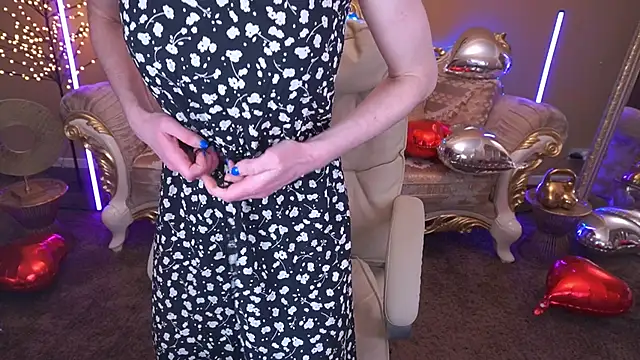 AmiraGoldd online show from February 2026 02:11:01 AM