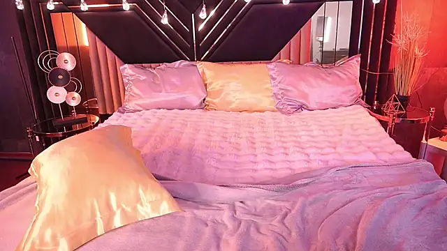 ZafiraMoonn online show from December 2025 07:18:02 AM