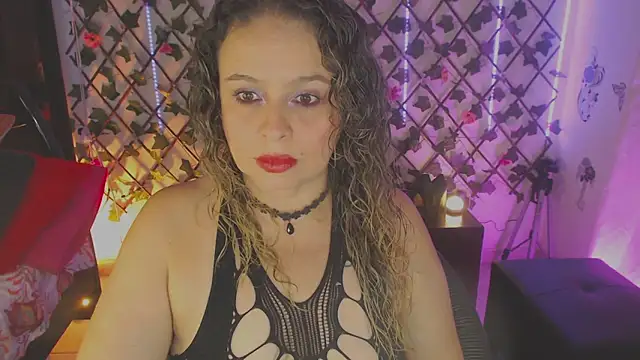 Snapshot of katjohanna chatting on June 2026 04:40:02 AM katjohanna online show from June 2026 04:40:02 AM