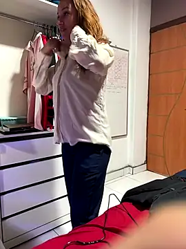 meninadeparis online show from November 2025 03:12:02 AM