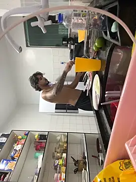 meninadeparis online show from November 2025 11:30:02 PM