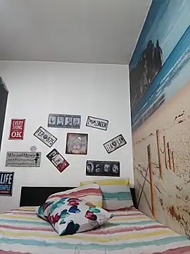 Snapshot of SugarDiamonds chatting on March 2026 05:44:01 AM SugarDiamonds online show from March 2026 05:44:01 AM