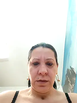 Snapshot of SugarDiamonds chatting on April 2026 04:19:01 AM SugarDiamonds online show from April 2026 04:19:01 AM