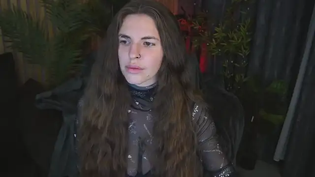 Snapshot of DanielaReign chatting on November 2025 06:34:02 PM DanielaReign online show from November 2025 06:34:02 PM