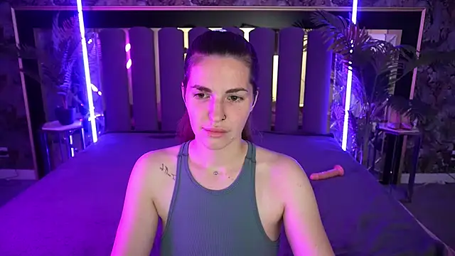 Snapshot of DanielaReign chatting on November 2025 01:48:02 PM DanielaReign online show from November 2025 01:48:02 PM