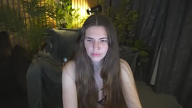 Snapshot of DanielaReign chatting on November 2025 02:06:02 PM DanielaReign online show from November 2025 02:06:02 PM