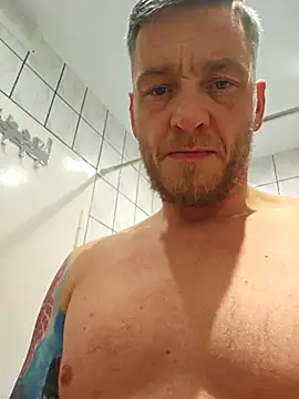 tom tom83 online show from November 2025 11:52:02 PM