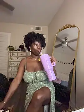 ladiosa selene online show from March 2026 12:40:01 AM