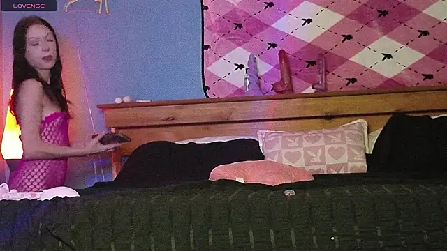 kittenkisses3 online show from January 2026 01:56:01 AM