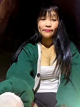 Snapshot of ThuxO7 chatting on November 2025 12:03:02 AM ThuxO7 online show from November 2025 12:03:02 AM