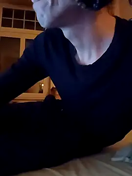 Snapshot of bassxxxxwave chatting on November 2025 06:56:01 PM bassxxxxwave online show from November 2025 06:56:01 PM