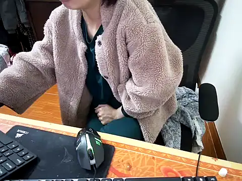 ---Lusi03--- online show from February 2026 03:33:01 PM