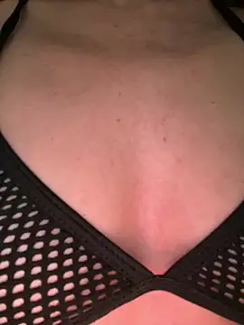 Melzinhasweet online show from March 2026 11:10:01 AM