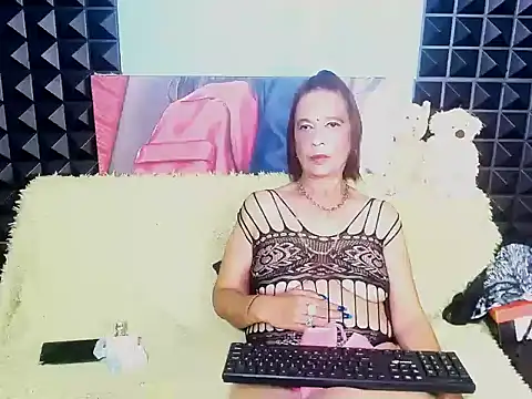 Snapshot of Hot_queen57 chatting on November 2025 07:56:02 AM Hot queen57 online show from November 2025 07:56:02 AM