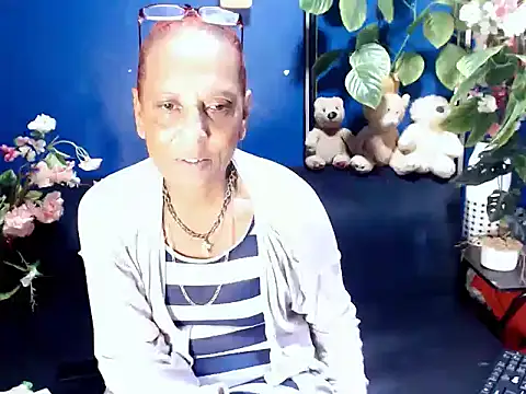 Snapshot of Hot_queen57 chatting on December 2025 04:33:01 PM Hot queen57 online show from December 2025 04:33:01 PM