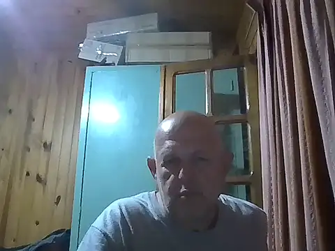 Snapshot of Karl1-85 chatting on November 2025 02:14:02 AM Karl1-85 online show from November 2025 02:14:02 AM