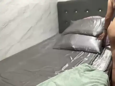 youcum withme online show from December 2025 01:38:02 AM