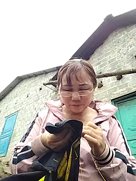 Snapshot of be-yeu chatting on November 2025 04:17:02 AM be-yeu online show from November 2025 04:17:02 AM