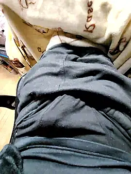 yuyuyu23565 online show from November 2025 01:15:01 PM