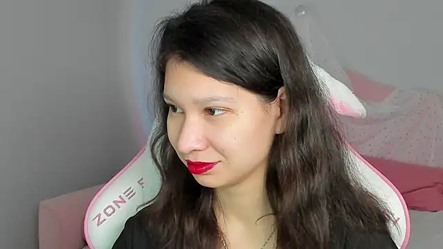 SaraDenars online show from November 2025 05:19:01 AM