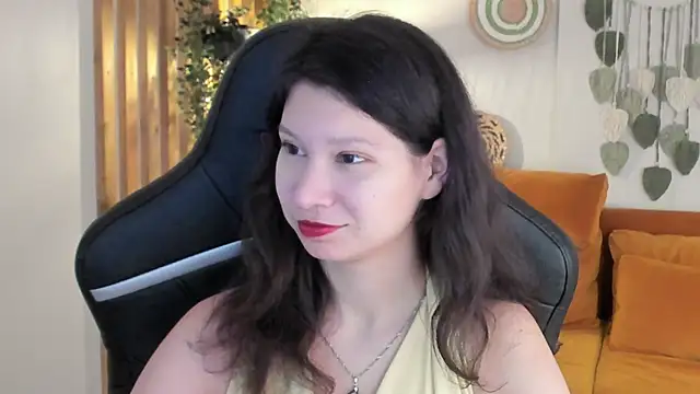 SaraDenars online show from December 2025 05:30:02 AM