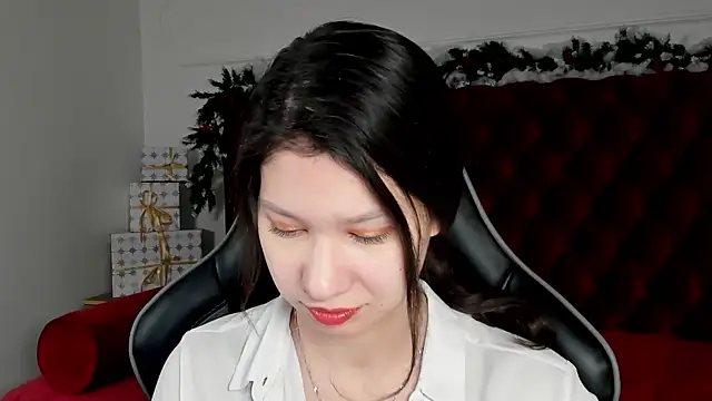 SaraDenars online show from December 2025 04:17:01 AM