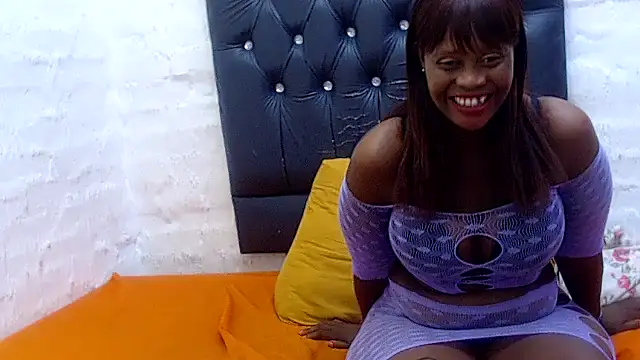 AUGUSTBLOOMxx online show from November 2025 05:24:01 PM