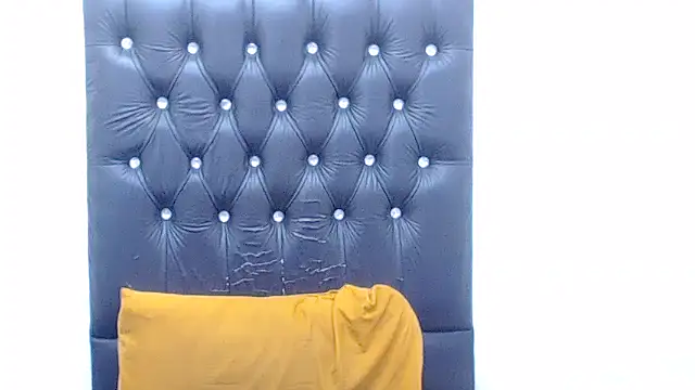 AUGUSTBLOOMxx online show from February 2026 09:07:02 AM