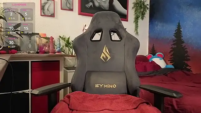 ScarletKitsunyaa online show from January 2026 02:21:02 PM