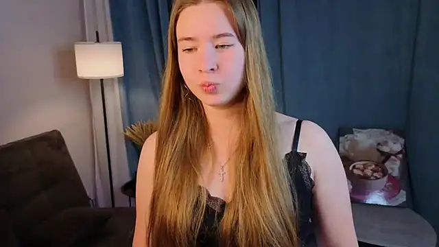 MowasaBritten online show from December 2025 02:45:01 PM