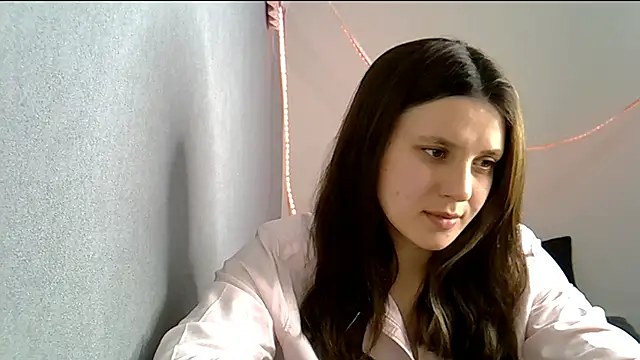 KiraHoney online show from March 2026 07:47:01 PM