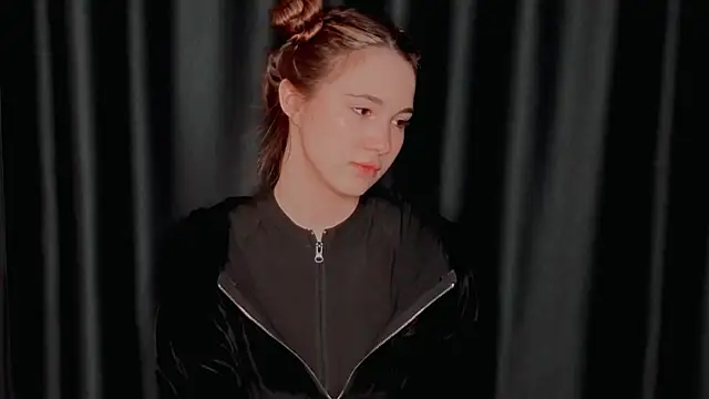 LeenaPuita online show from January 2026 04:14:01 PM