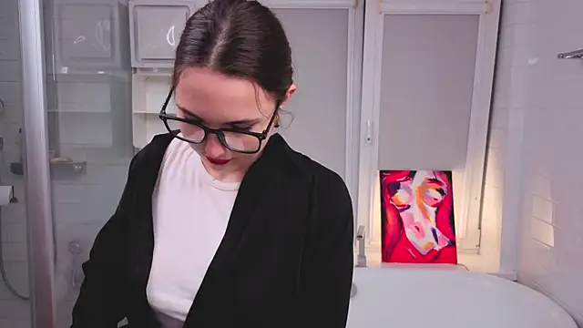 LeenaPuita online show from December 2025 06:28:02 PM