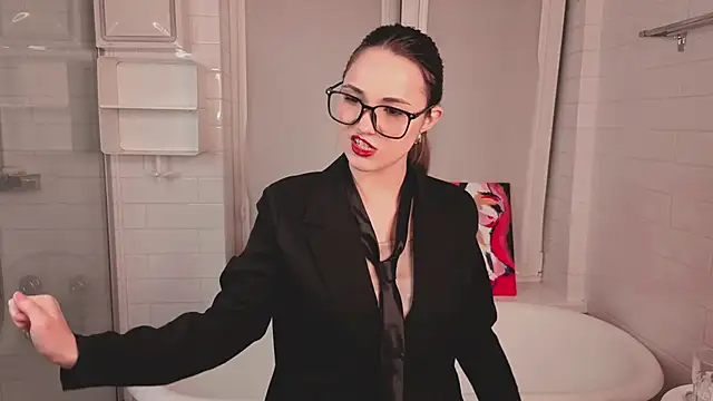 LeenaPuita online show from November 2025 06:52:01 PM