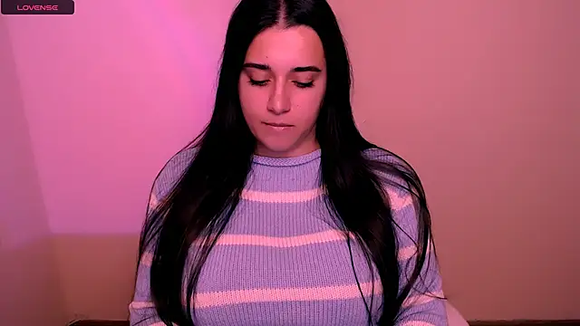 Snapshot of AlinaDoll_ chatting on November 2025 08:30:02 AM AlinaDoll online show from November 2025 08:30:02 AM