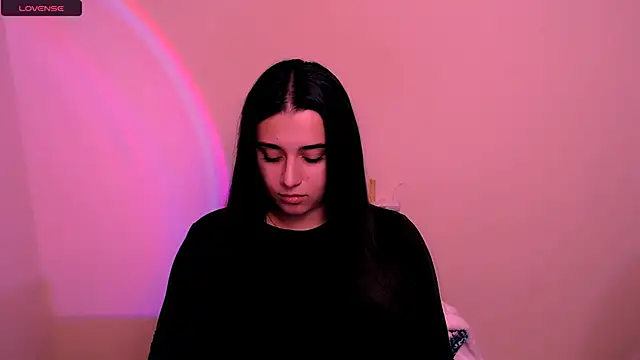 Snapshot of AlinaDoll_ chatting on November 2025 08:29:02 AM AlinaDoll online show from November 2025 08:29:02 AM