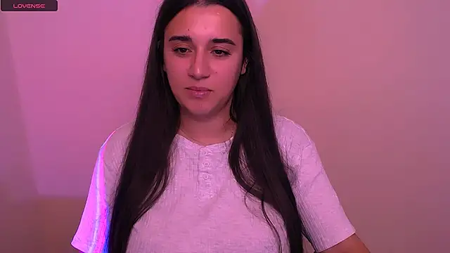 Snapshot of AlinaDoll_ chatting on November 2025 08:39:02 AM AlinaDoll online show from November 2025 08:39:02 AM