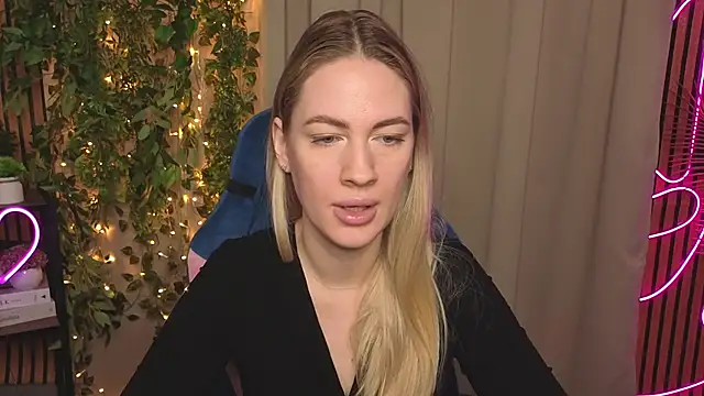 Snapshot of TonyaReid chatting on December 2025 09:59:01 AM TonyaReid online show from December 2025 09:59:01 AM