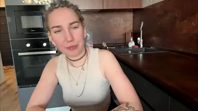 Snapshot of GeraldineStevenson chatting on March 2026 07:52:02 AM GeraldineStevenson online show from March 2026 07:52:02 AM