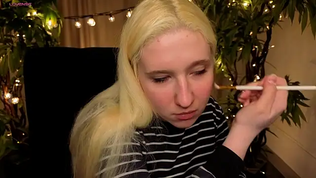 JoanneSmith online show from December 2025 10:48:02 AM