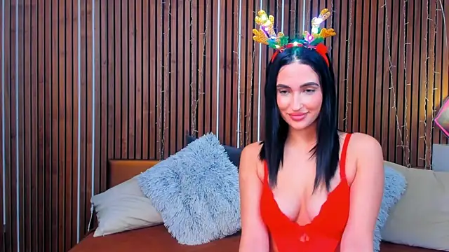 Snapshot of CamillaParis25 chatting on December 2025 06:06:01 PM CamillaParis25 online show from December 2025 06:06:01 PM