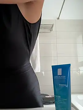 VickyM99 online show from April 2026 05:14:02 AM