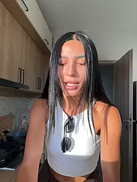 VickyM99 online show from May 2026 04:57:02 PM