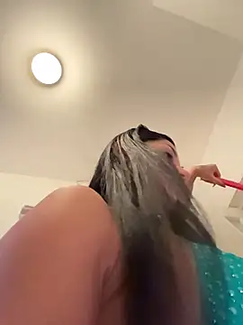 Snapshot of VickyM99 chatting on November 2025 06:06:02 AM VickyM99 online show from November 2025 06:06:02 AM